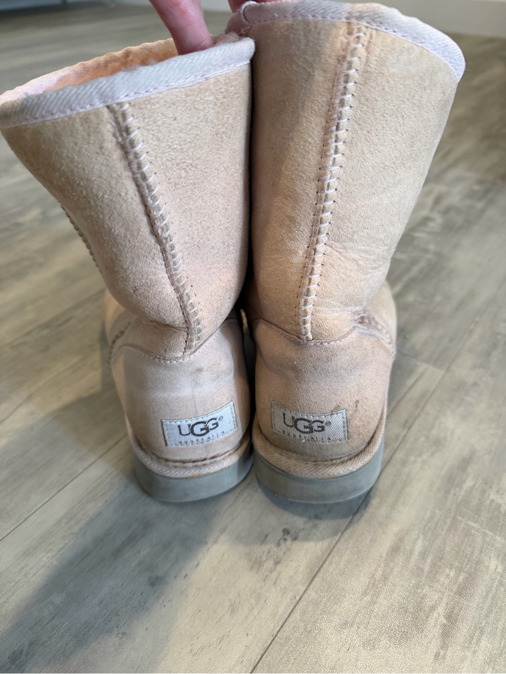 UGG Classic Short Boots in Pale Pink Beige